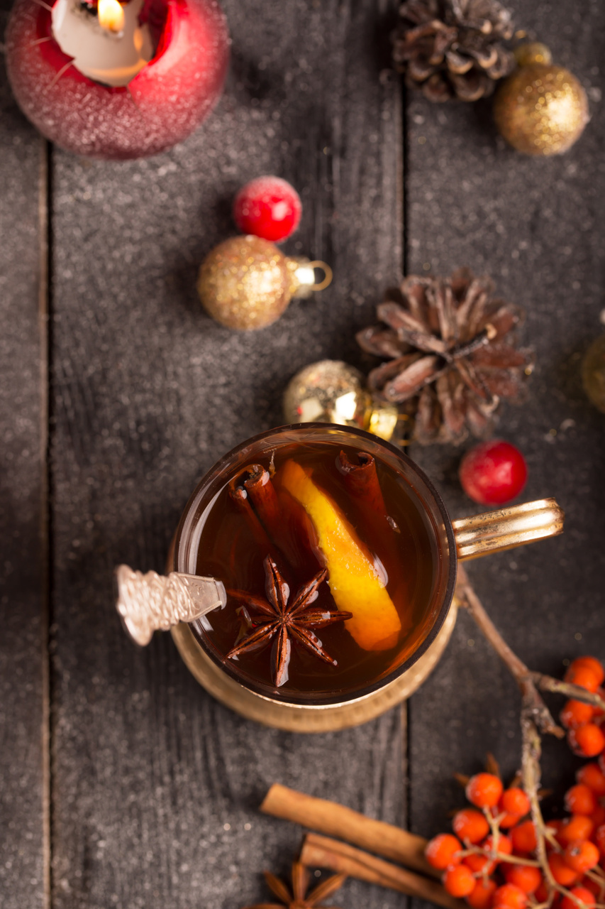 Easy Crock Pot Mulled Wine Recipe. Perfect as a signature cocktail for a cookie exchange party.