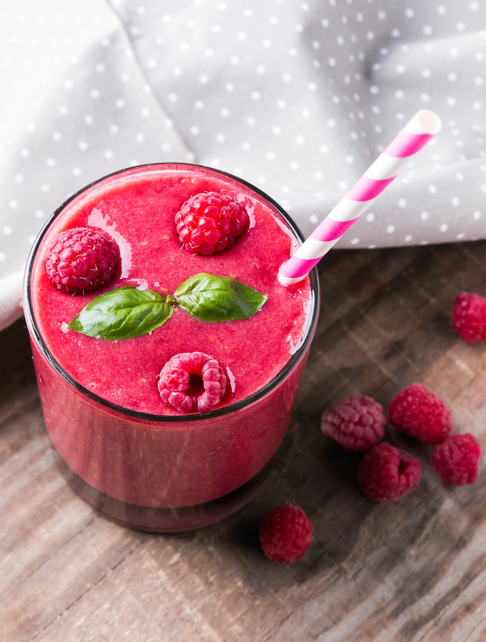 Spring Garden Party Recipes: Healthy Mixed Berry Smoothie